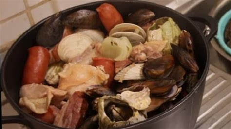 Preparación de curanto en olla o pulmay