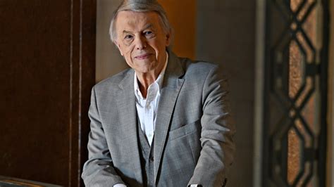 Retrato de Salvatore Adamo, estilo años 60
