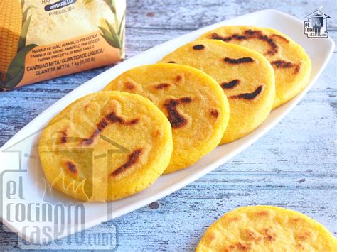 infografía con los pasos para hacer arepas caseras