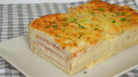 Esquema de capas para pastel de jamón y queso con pan de molde y masa de tarta