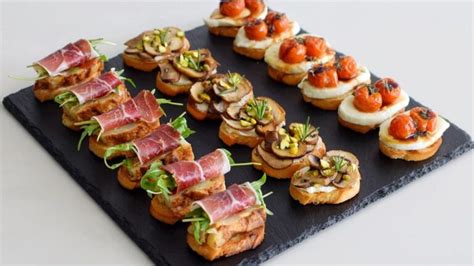 Plato con una selección de entradas de Santa Brasa