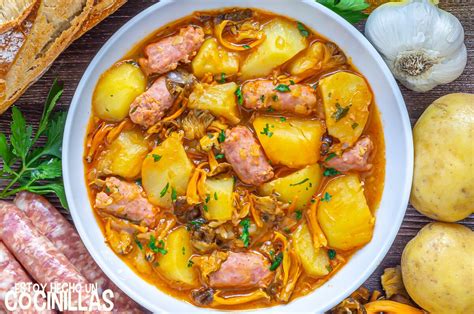 Plato de longaniza a la parrilla con patatas y pimientos
