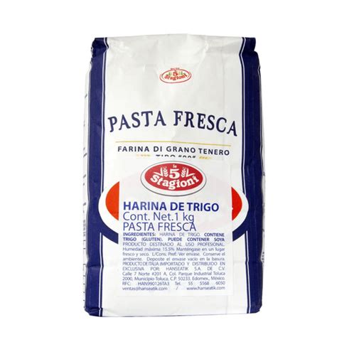 Esquema de los ingredientes básicos para pasta fresca: harina 00, sémola de trigo duro y huevos frescos.
