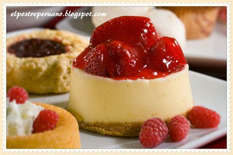 variedad de cheesecakes y postres con queso