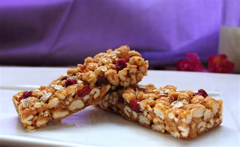Barritas de cereal con leche condensada y frutos secos