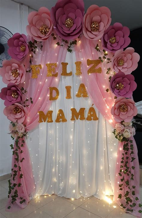 Mesa decorada con elegancia para el Día de la Madre