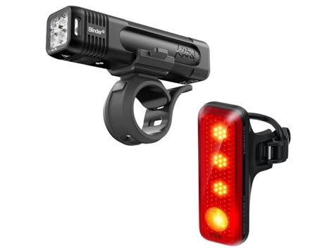 Foto de un juego de luces Knog Plus instalado en una bicicleta