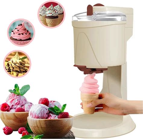 fotografía de una máquina para hacer helados en funcionamiento