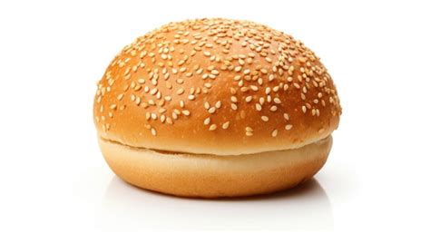 Foto de pan de hamburguesa recién horneado con miga suave y semillas de sésamo