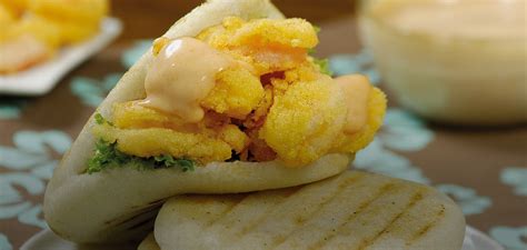 Ingredientes para la preparación de arepas con camarones