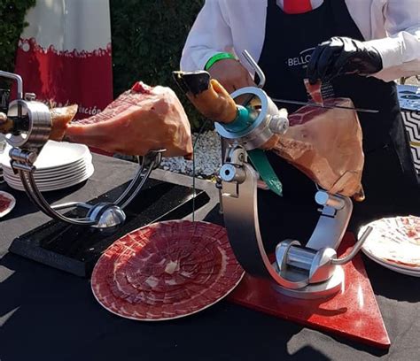 Concurso de cortadores de jamón profesional en el hipódromo