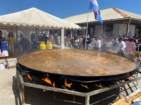 Almuerzo comunitario con carbonada de locos y empanadas en Punilla, IV región