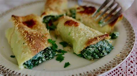 Panqueques de avena salados con queso, espinacas y jamón