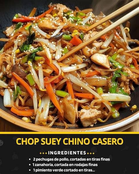 Ingredientes frescos para Chop Suey: fideos, verduras cortadas (zanahoria, pimientos, cebolla cambray, chícharos chinos), mariscos (camarones, mejillones, calamar, langostinos), jengibre, ajo, salsas y aceite.