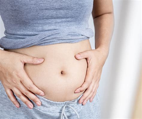 Infografía sobre la reducción de la hinchazón abdominal