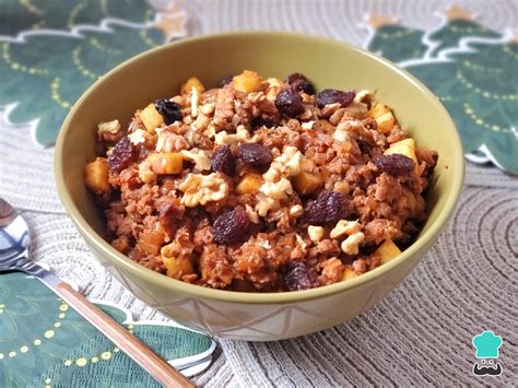 Imagen del pino (relleno de carne) listo para ser enfriado en un bol.