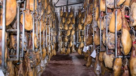 Fotografía de las instalaciones de secado de jamones en Industrias Cárnicas Villar.