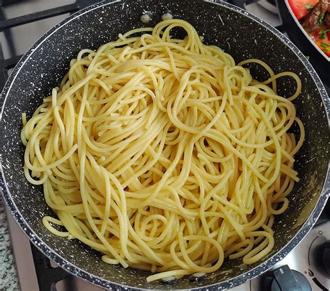 Foto de los fideos de mijo de 4000 años encontrados en el cuenco