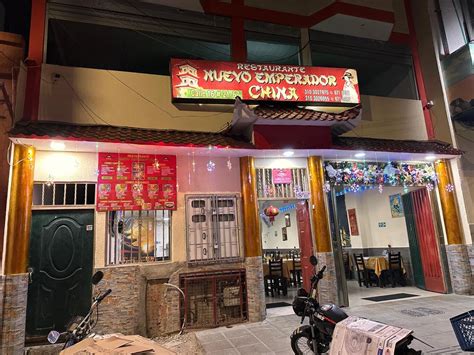 Fachada del restaurante Nueva China Maipú con su letrero distintivo.