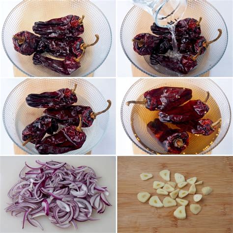 Ingredientes y pasos para la elaboración de la salsa vizcaína, con énfasis en el remojo de los pimientos y la caramelización de la cebolla.
