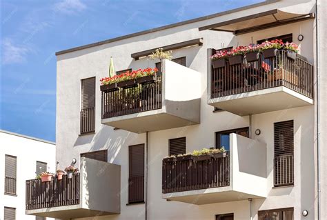 Fachada del Edificio INCAS con balcones