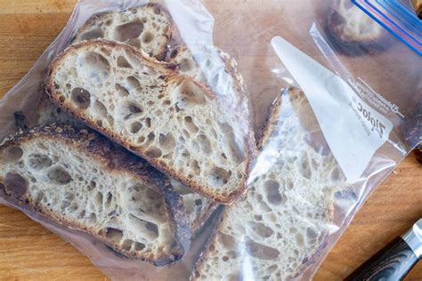 Esquema de cómo cortar y envasar pan para congelar