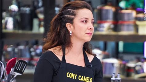 Cony Camelo visiblemente afectada tras recibir el delantal negro en MasterChef Celebrity