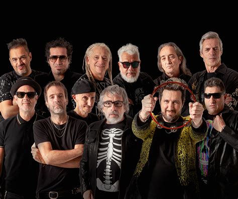 Foto histórica de los inicios de Los Auténticos Decadentes en los años 80