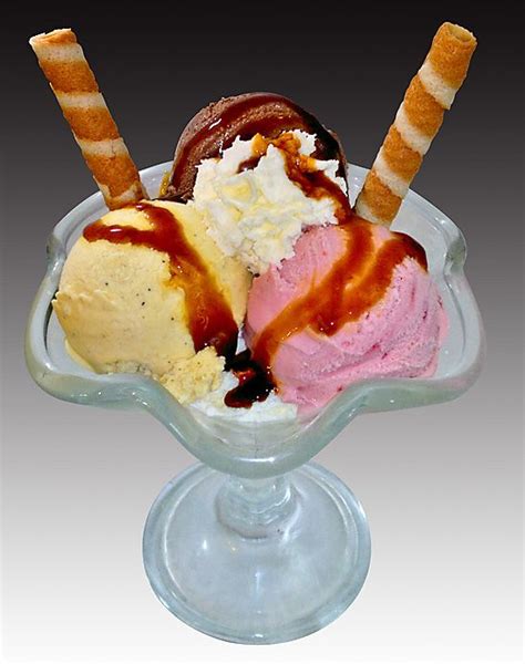 Copa de helado con diseño de tulipán