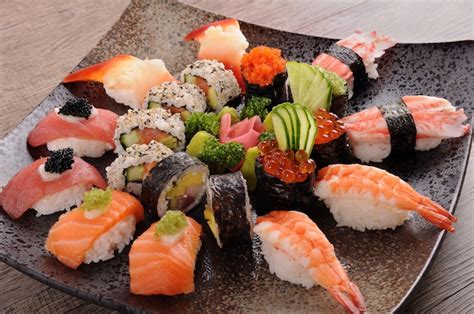 Plato de sushi variado de Haruki Sushi