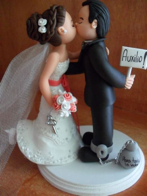Galería de adornos para pasteles de boda: flores, muñecos personalizados, frutas