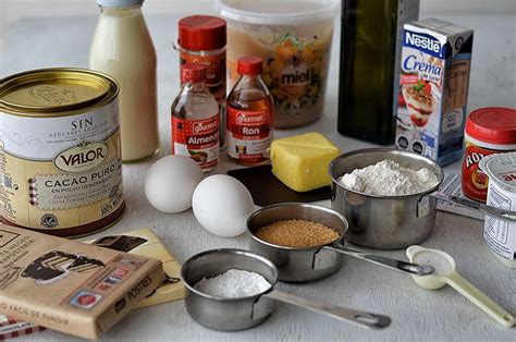 Fotografía de ingredientes básicos para la repostería artesanal de barquillos.