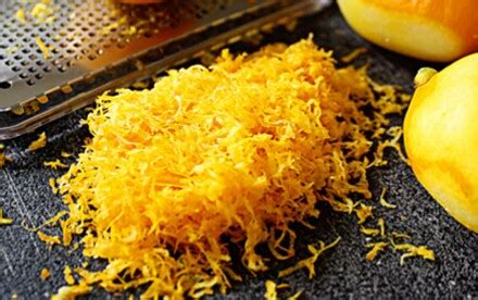 Ralladura de limón y naranja como aromatizantes naturales