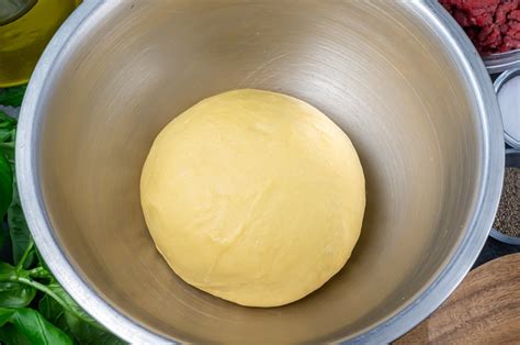 Masa para los círculos blancos lista para reposar