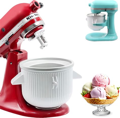 Tazón de helado casero de M&M's con colores vibrantes