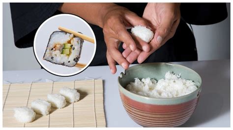 Ilustración detallada mostrando los pasos para preparar el arroz de sushi y formar las bolitas.