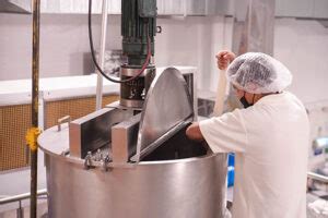 Proceso de mezclado de los ingredientes para la mousse