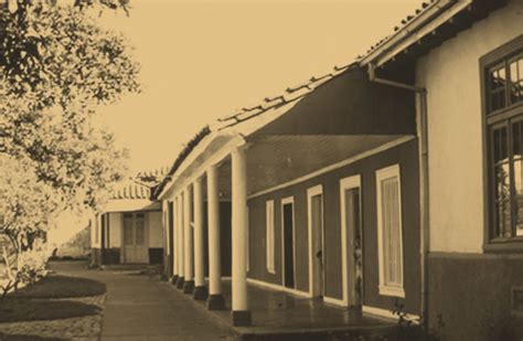 Edificio antiguo del molino de harina en Villa Alegre, Chile