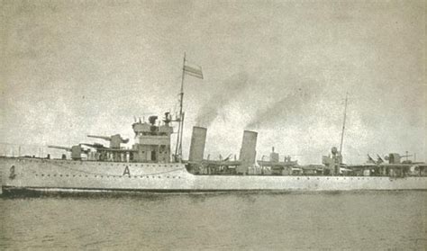 Ilustración del destructor ARC Caldas en combate