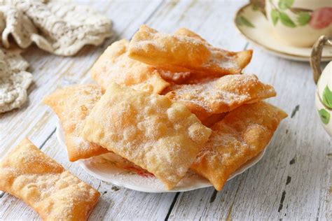 Foto de postres y snacks hechos con hojuelas de maíz