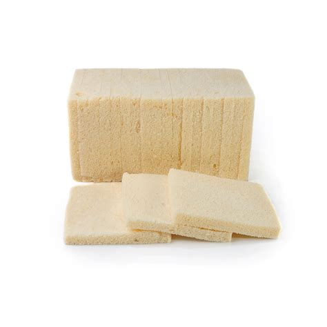 Pan de molde sin corteza en trozos