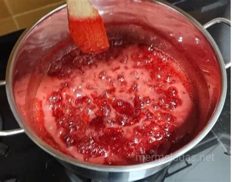 Mermelada de higos en proceso de cocción