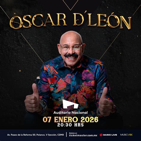 Retrato fotográfico de Óscar D'León durante una presentación en vivo capturando su energía como showman.