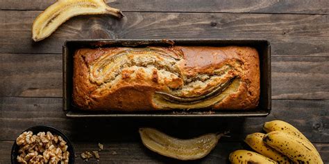 rodajas de banana bread en microondas con plátanos maduros