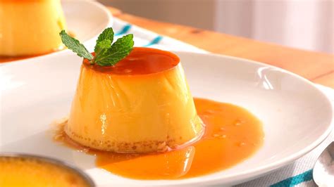 flan de huevo casero con caramelo, listo para servir