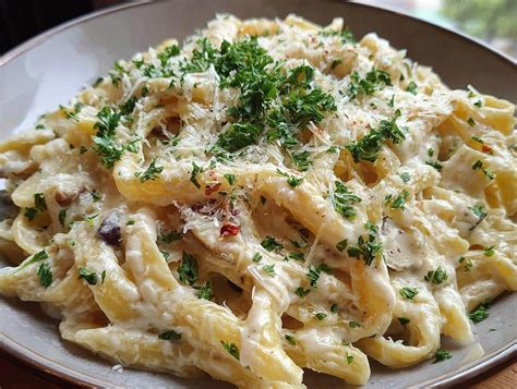 Salsa cremosa lista para la pasta