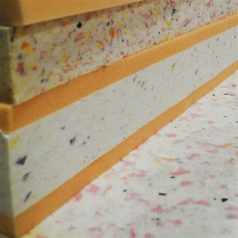 Corte transversal de un colchón Spoom Ventto mostrando el núcleo de espuma aglomerada (Cassata)