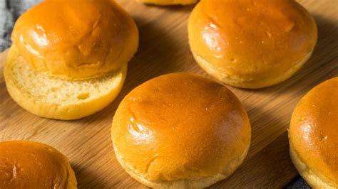 Foto: Variedad de panes para hamburguesas (brioche, rústico)