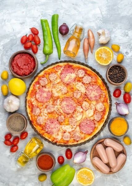 Infografía mostrando diferentes opciones de toppings para pizza