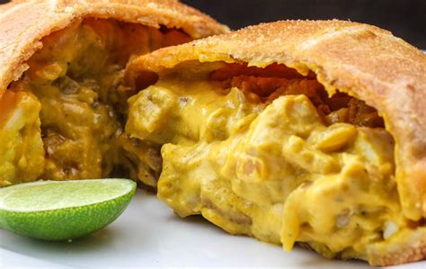 Foto de empanadas rellenas de ají de gallina